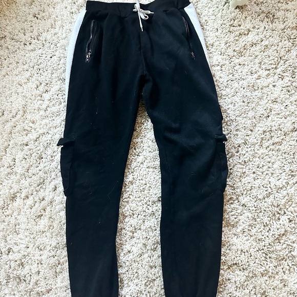 Other - Men’s streetwear track pocketed baggy zippered skate fashion pants.